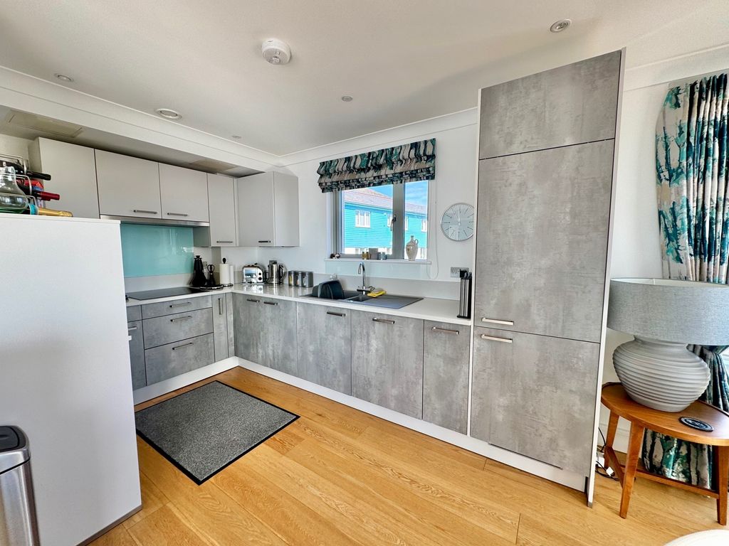 Additional image 3 of 2 bed flat for salePierhead, Exmouth EX8