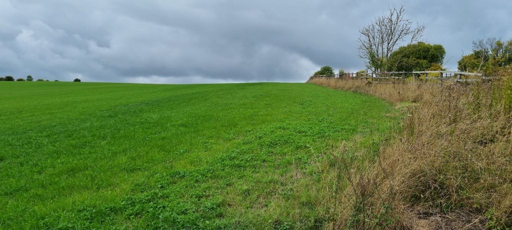 Land for saleMarlborough SN8 photo 2