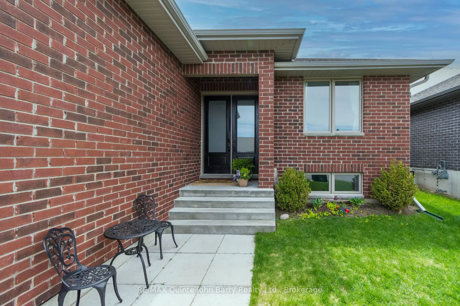 8 Liberty Crescent