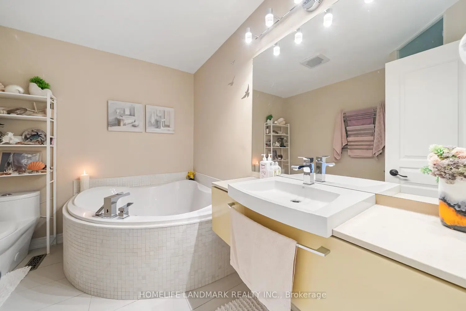 53 Bloomgate Crescent photo 4