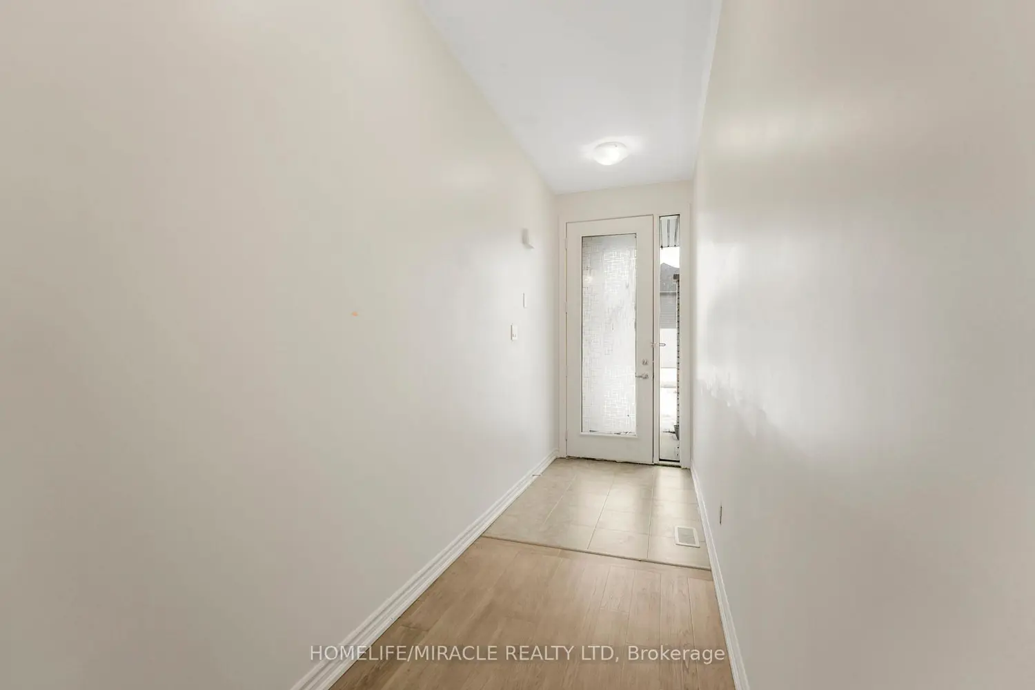 35 Caroline Street photo 2