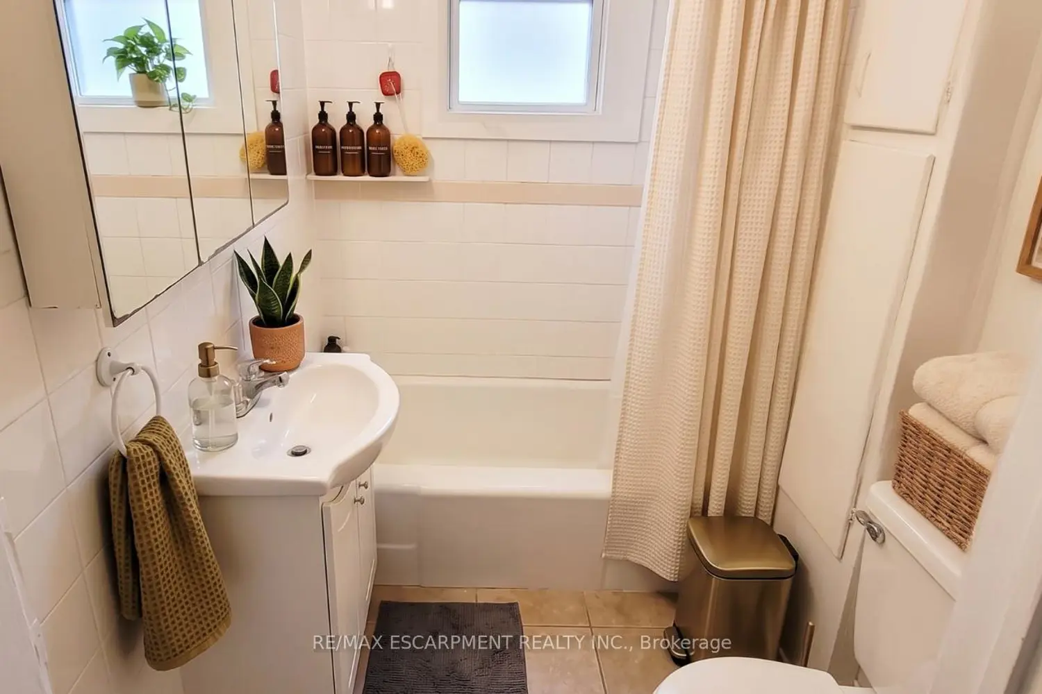 131 Leland Street photo 3