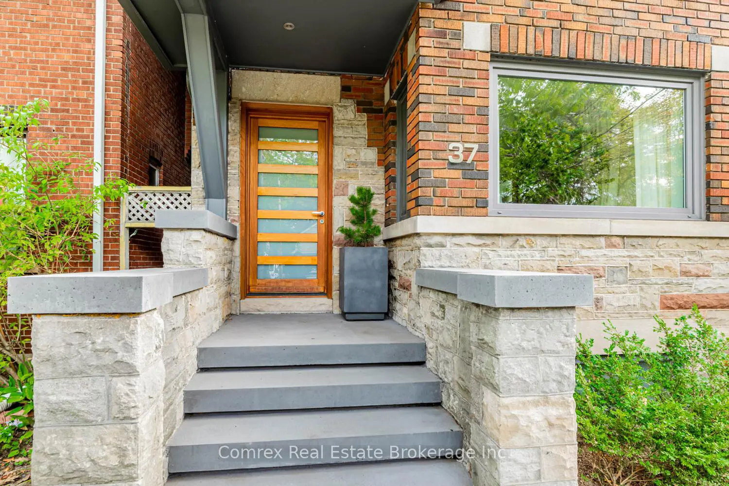 Additional image 7 of 37 Victoria Park Avenue