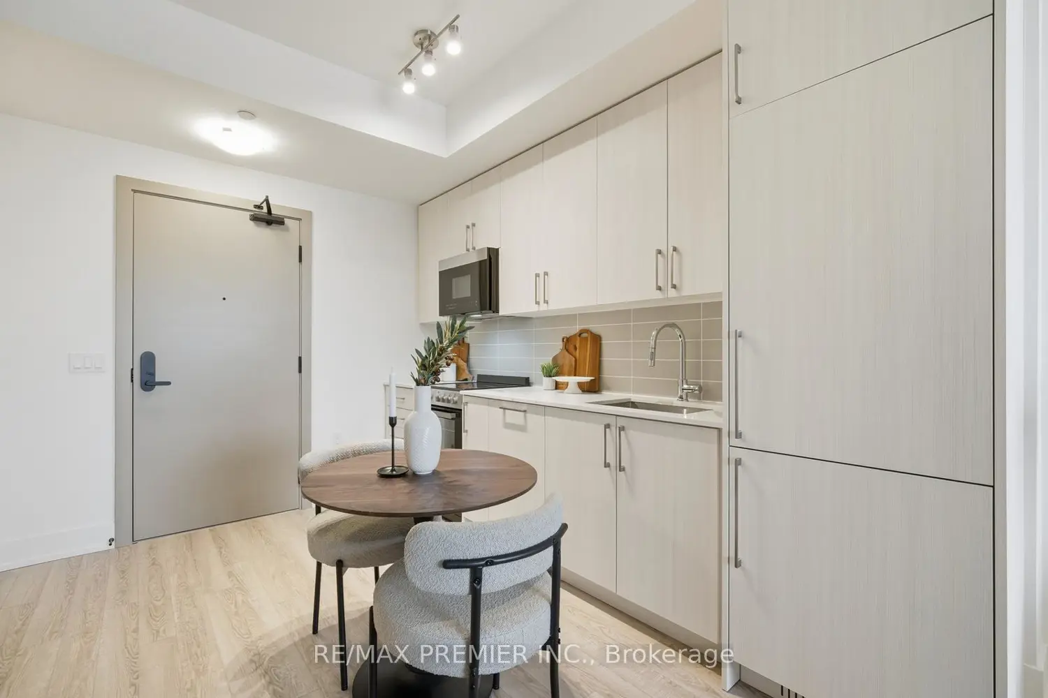2075 King Road 435