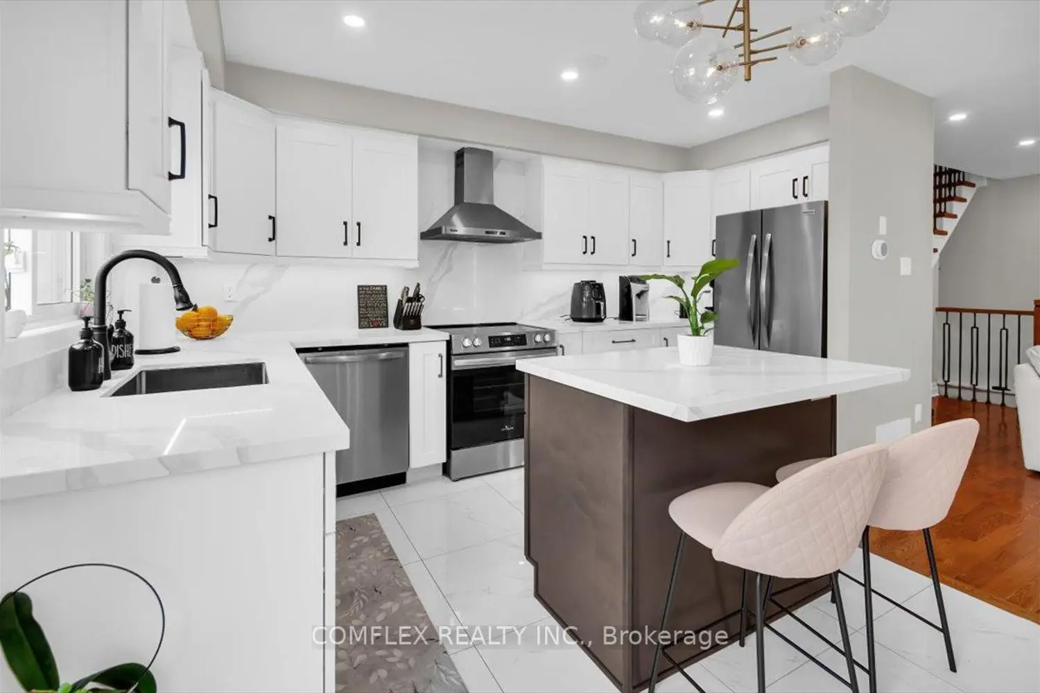 4417 Vallence Drive photo 3