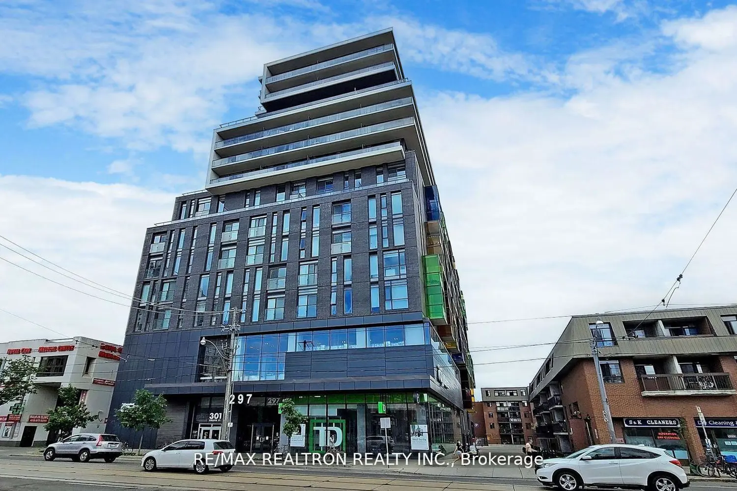 297 College Street 917