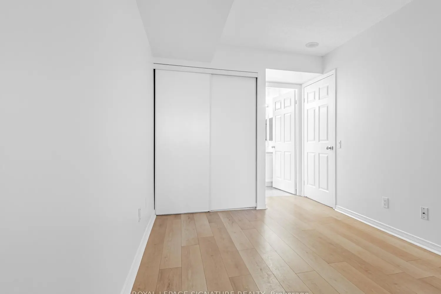 Additional image 9 of 30 Harrison Garden Boulevard 2306
