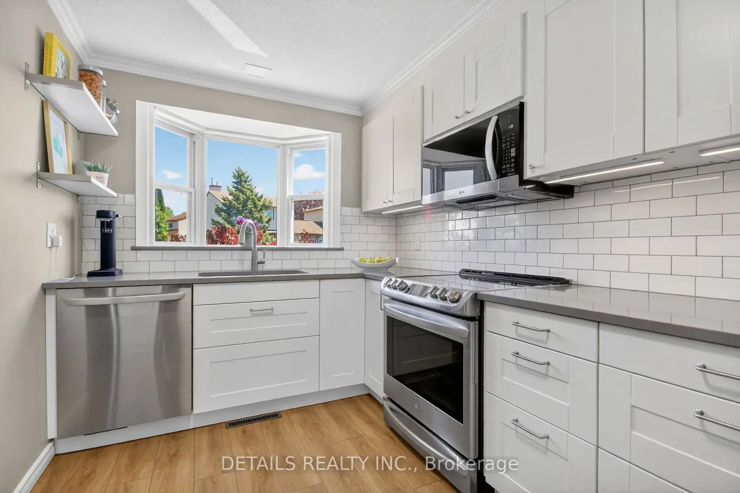 1033 Avignon Court photo 3