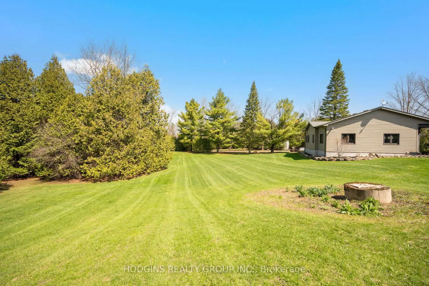 5136 15 Side Road photo 3