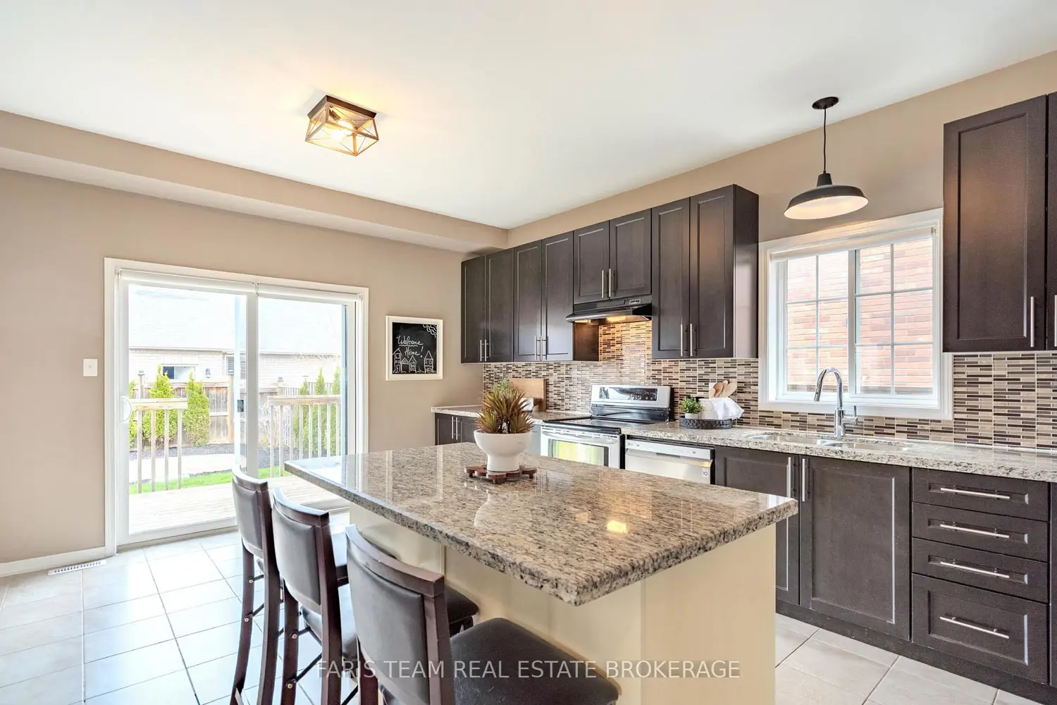 1396 Butler Street photo 4