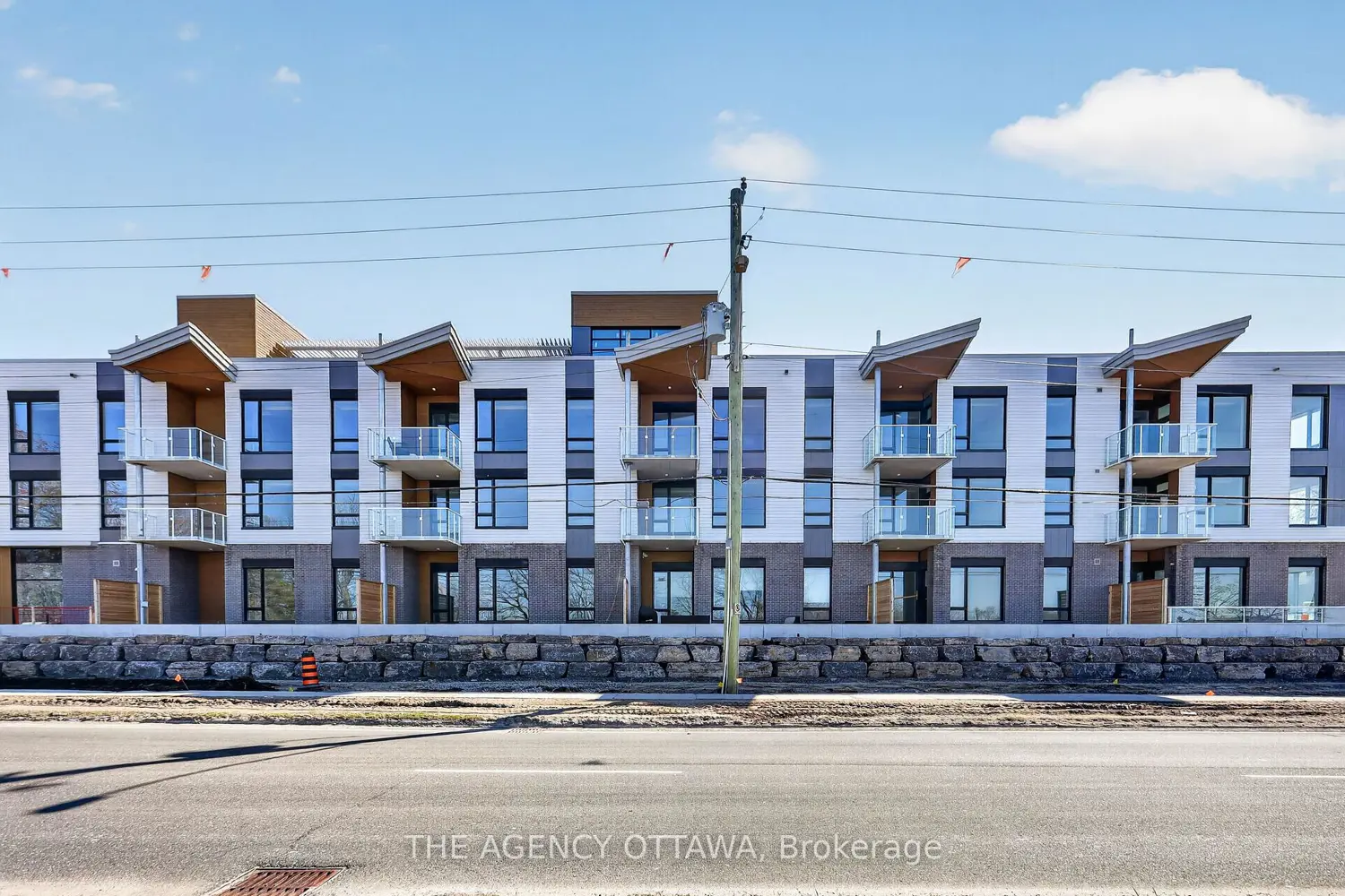 Additional image 2 of 3071 Riverside Drive 301