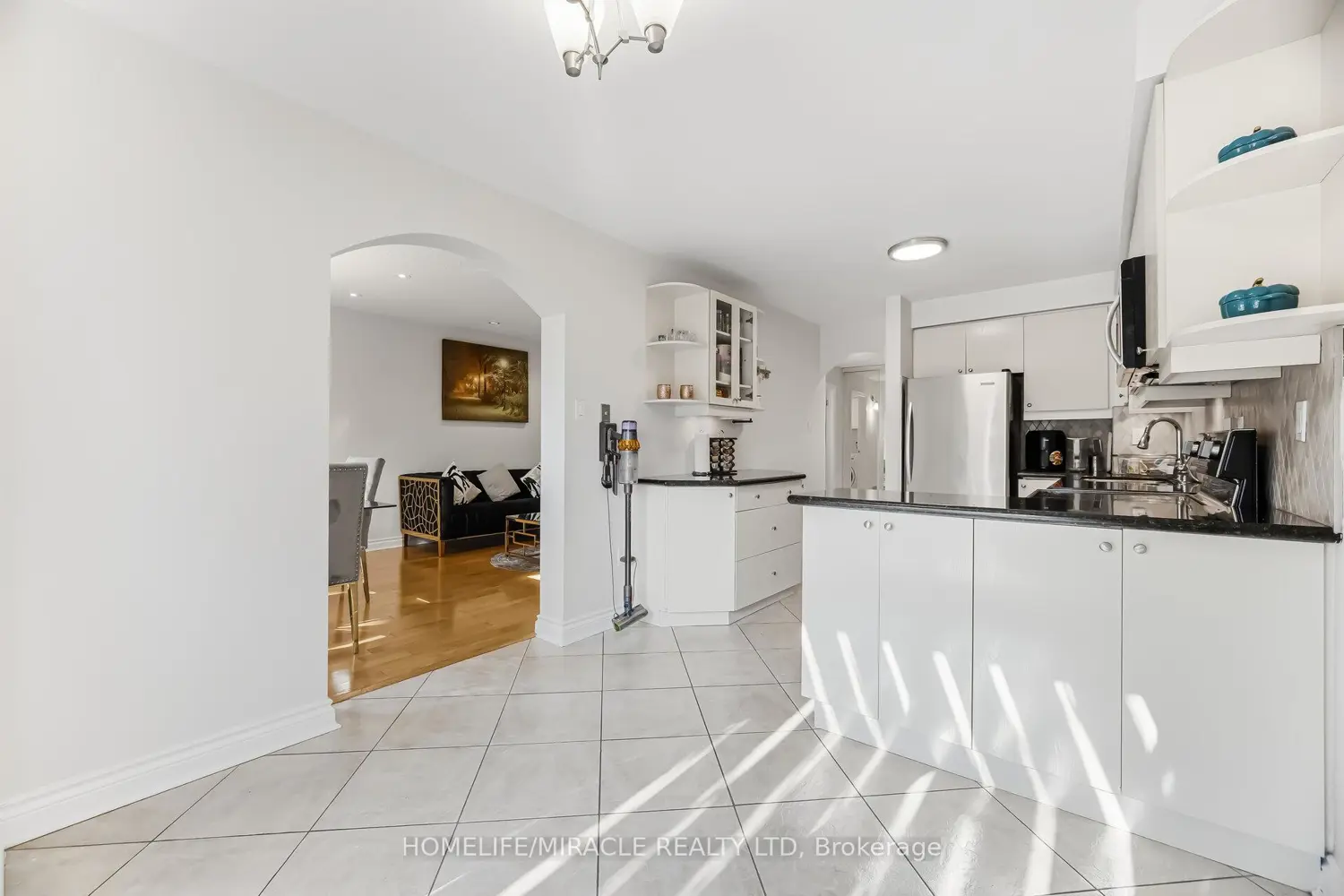60 Trewartha Crescent photo 2