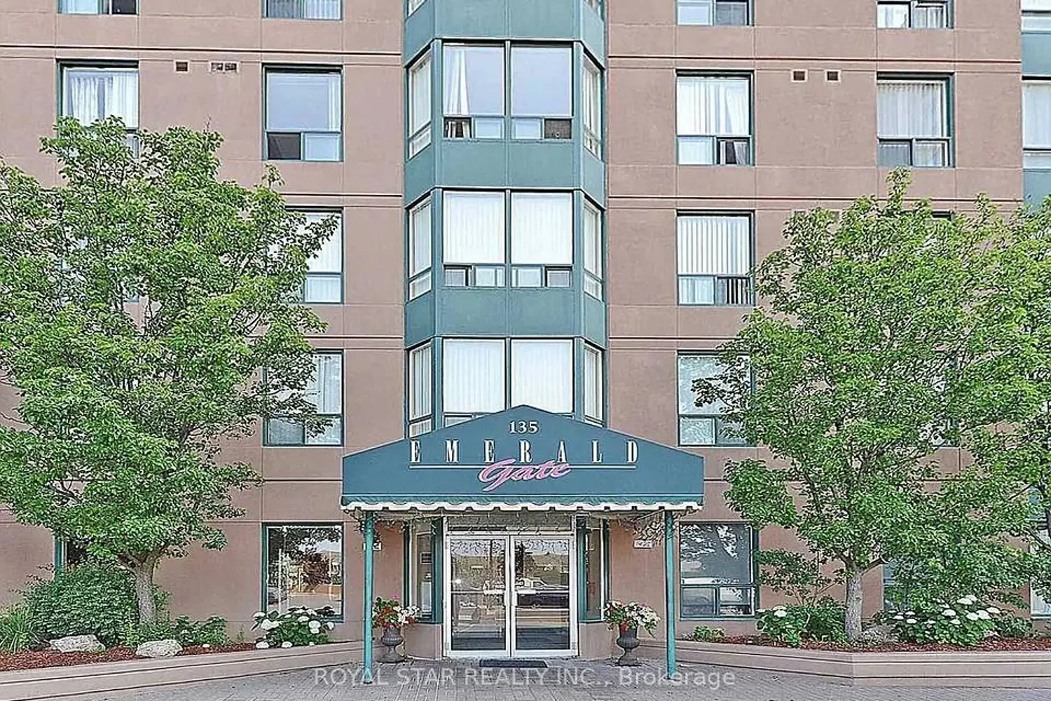 135 Hillcrest Avenue 303