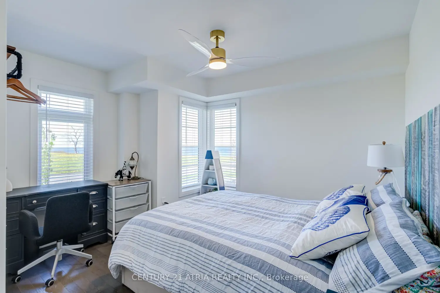 659 Port Darlington Road photo 5