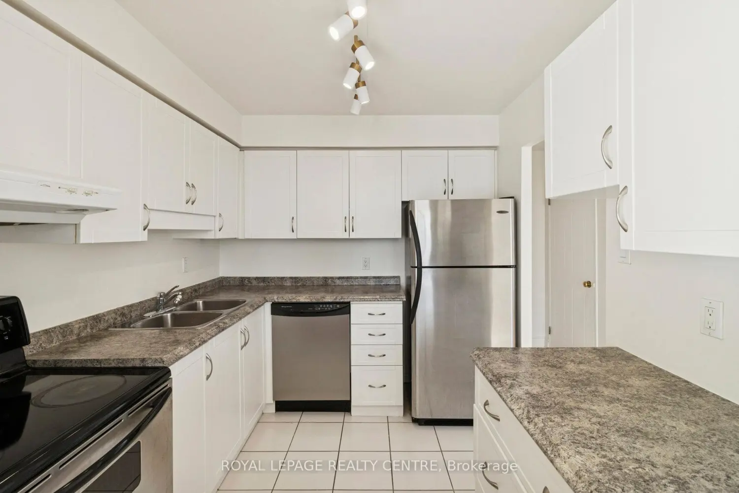 1110 Walden Circle 510 photo 5