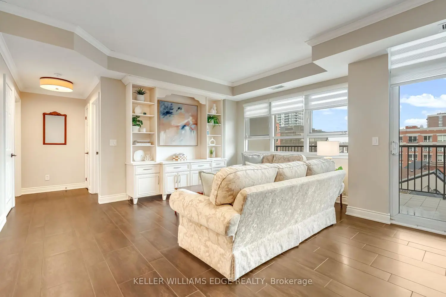 399 Elizabeth Street 506 photo 5