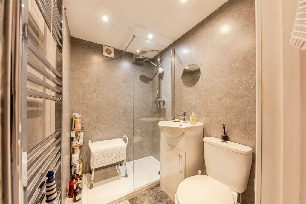 Additional image 10 of 5 bed detached house for saleMeadowdale Crescent, Grantham NG31