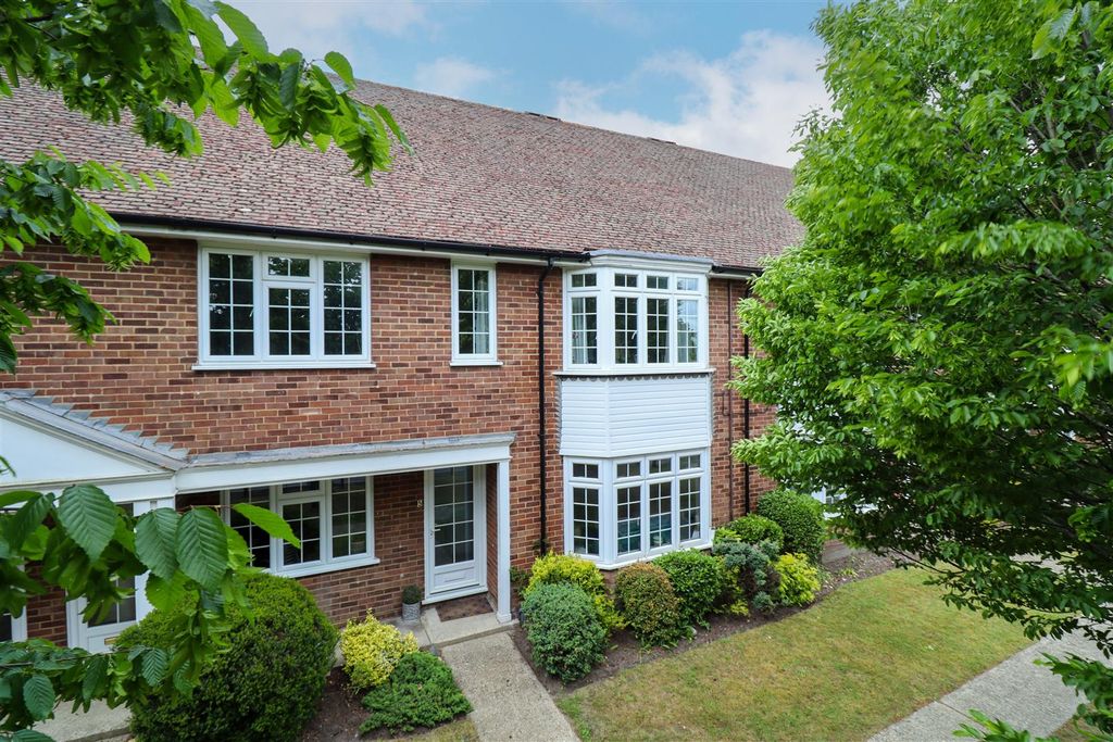 3 bed maisonette for saleCranbrook Court, Fleet GU51