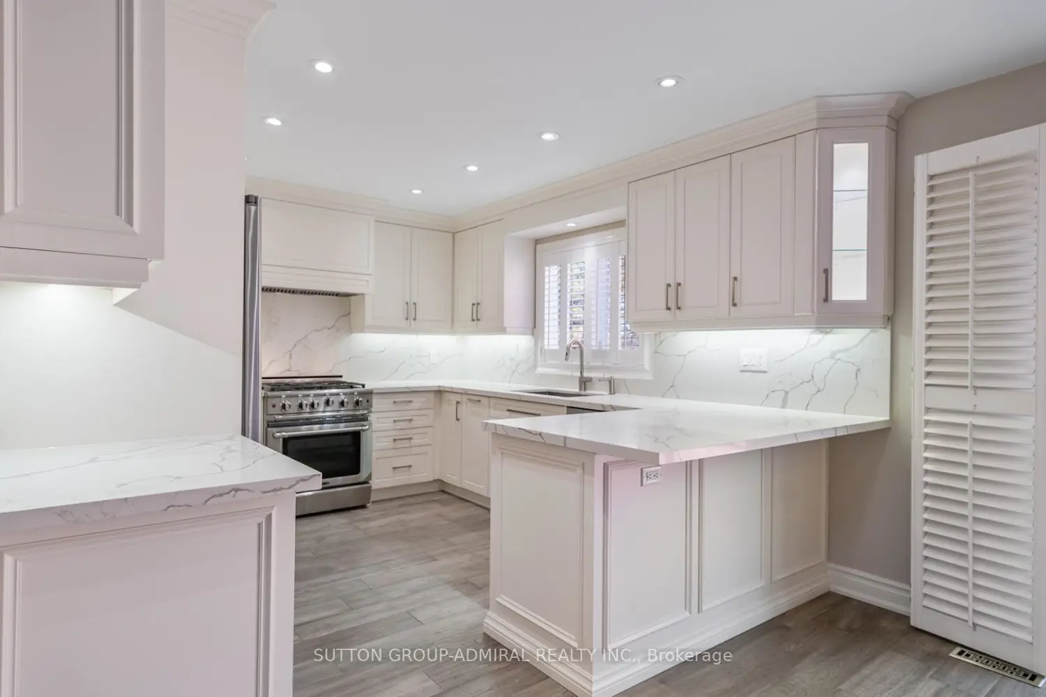 150 Rockwood Crescent photo 4