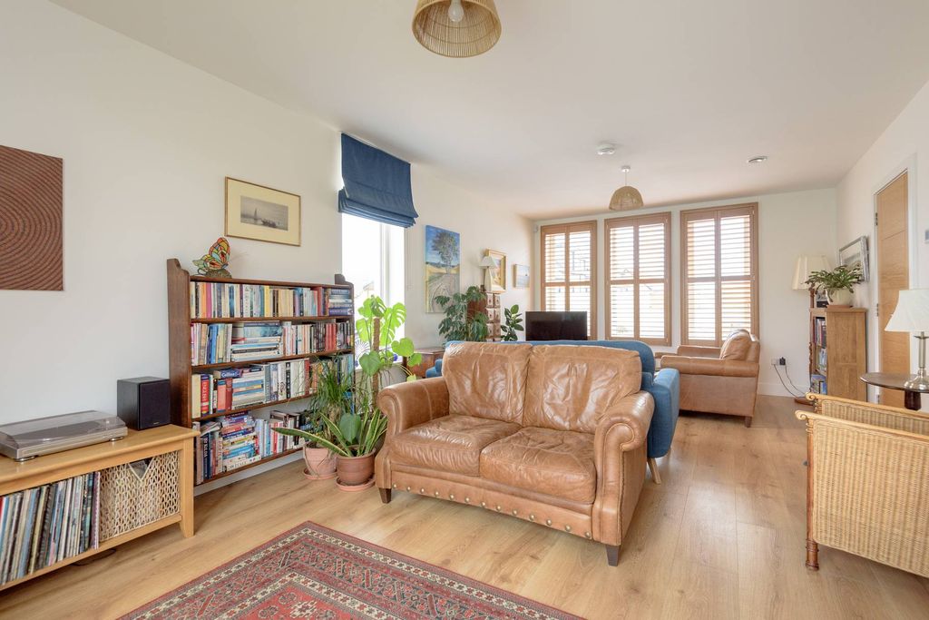 Additional image 4 of 4 bed detached house for sale21 Castlemains Gardens, Dirleton, North Berwick EH39