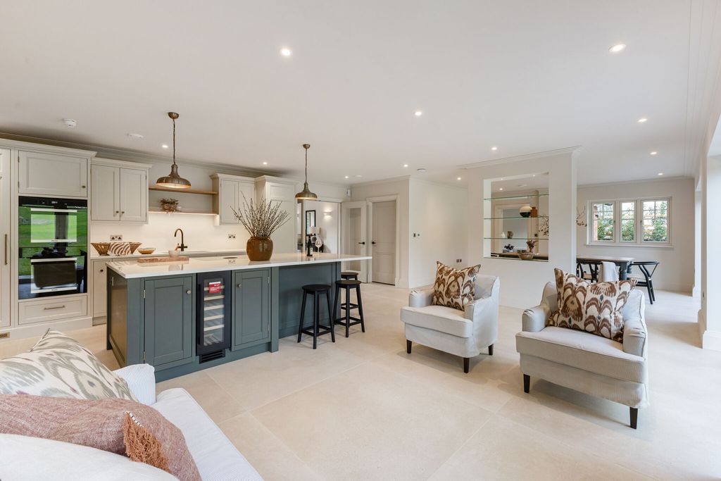 Additional image 4 of 6 bed detached house for saleArkell Lane, Frensham, Farnham GU10