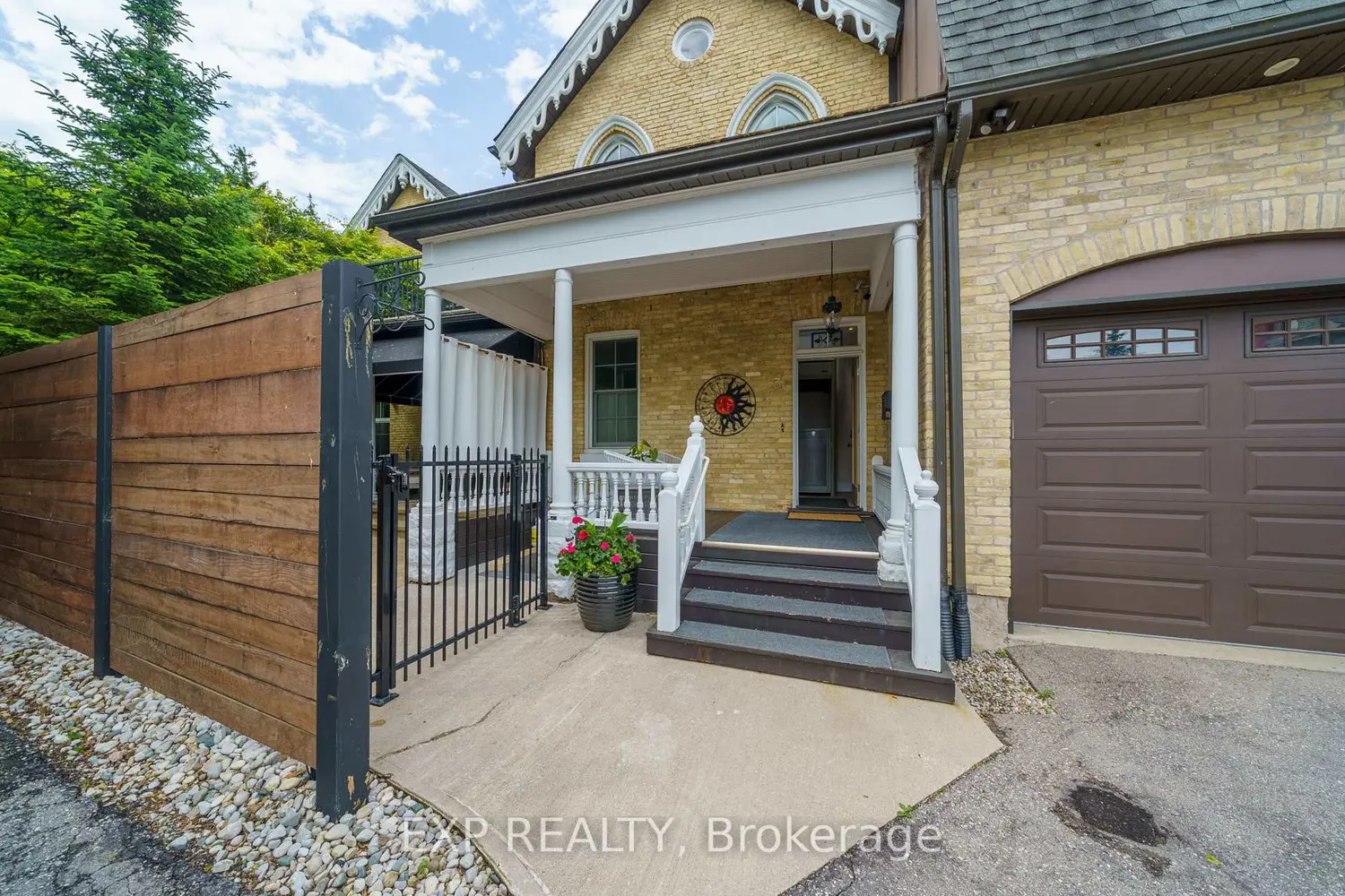 80 Barton Street 3 photo 3