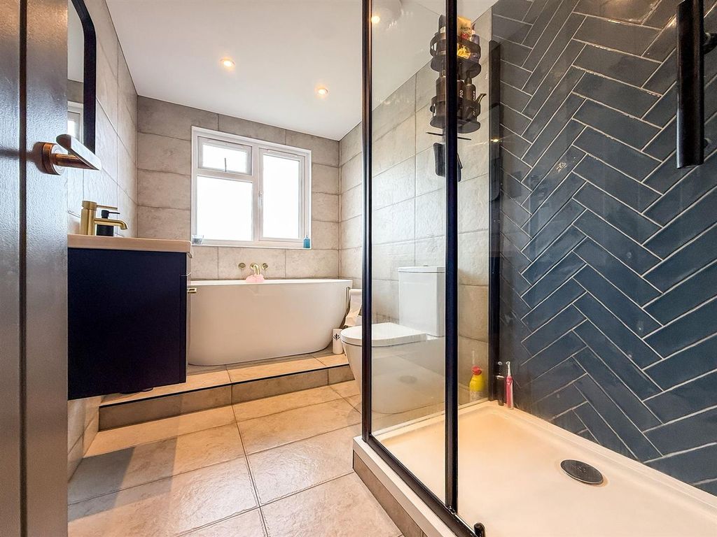 Additional image 7 of 4 bed detached bungalow for saleDore Avenue, Portchester PO16