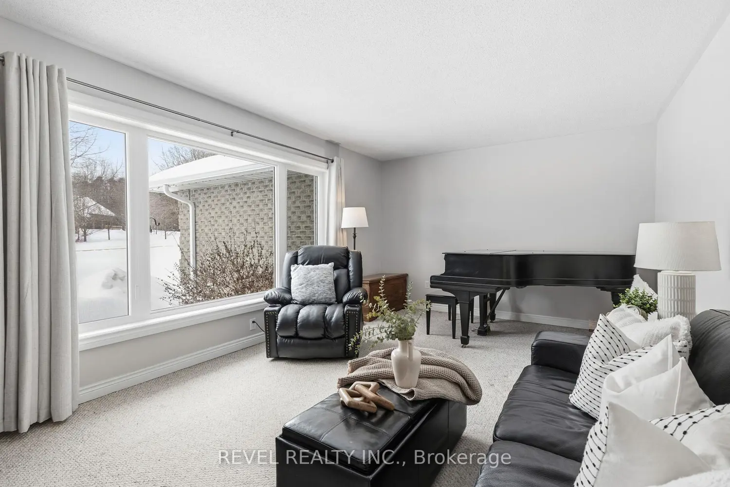 30 Castle Harbour Drive photo 2