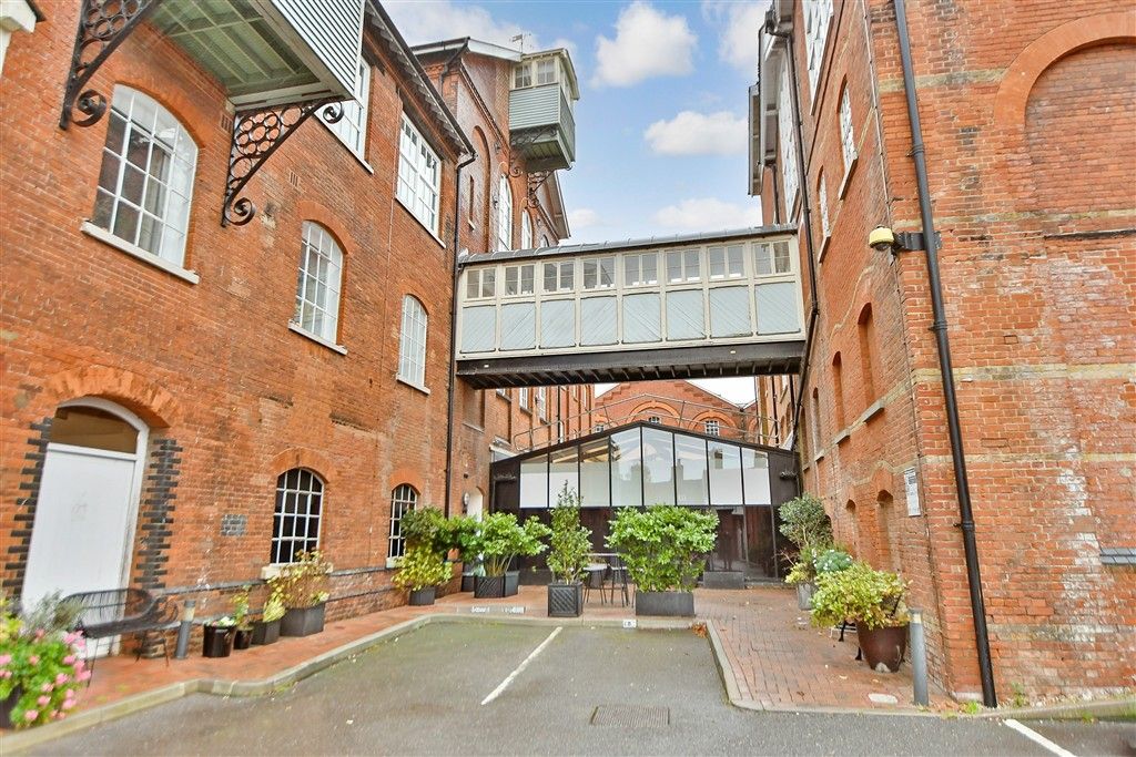 1 bed flat for saleCourt Street, Faversham, Kent ME13