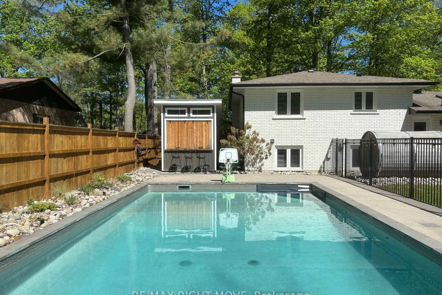 1883 Glen Oak Lane photo 3