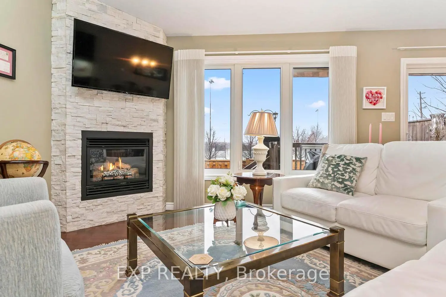 2100 Denview Avenue 14 photo 3