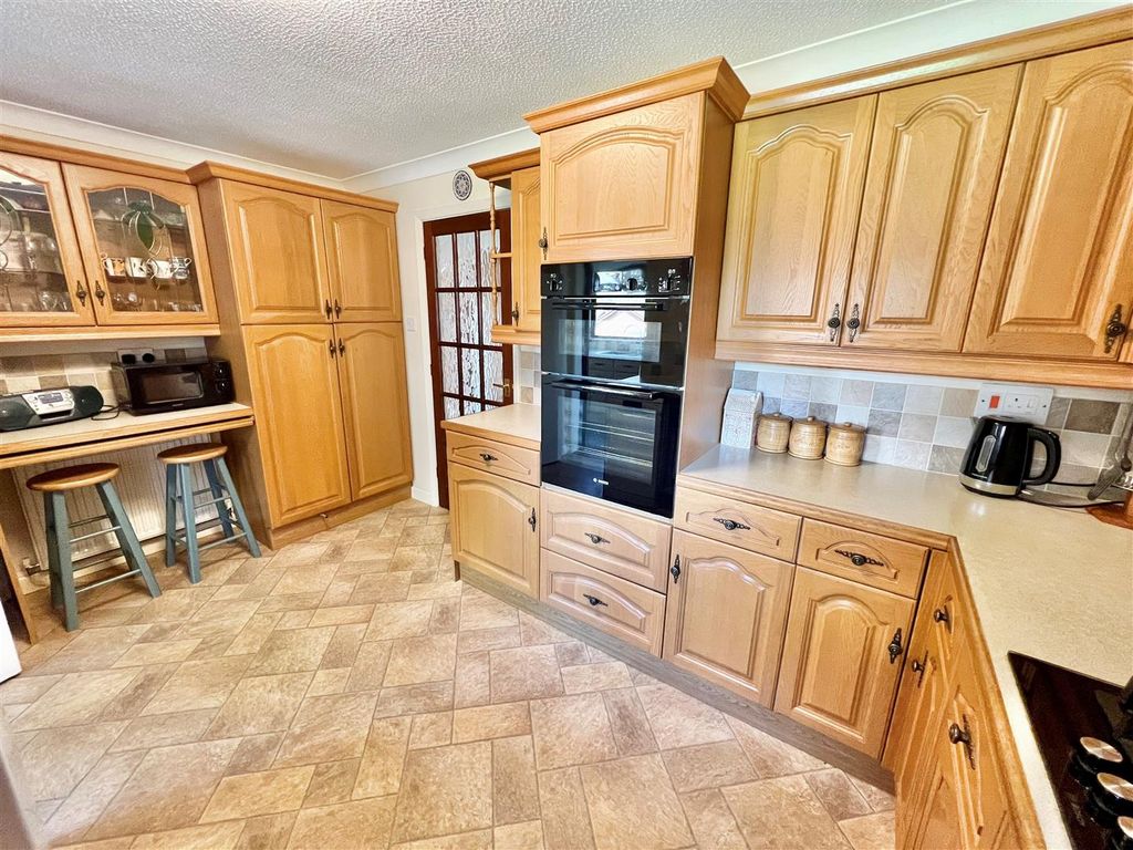 Additional image 11 of 3 bed detached bungalow for saleFreshwater, Isle Of Wight PO40