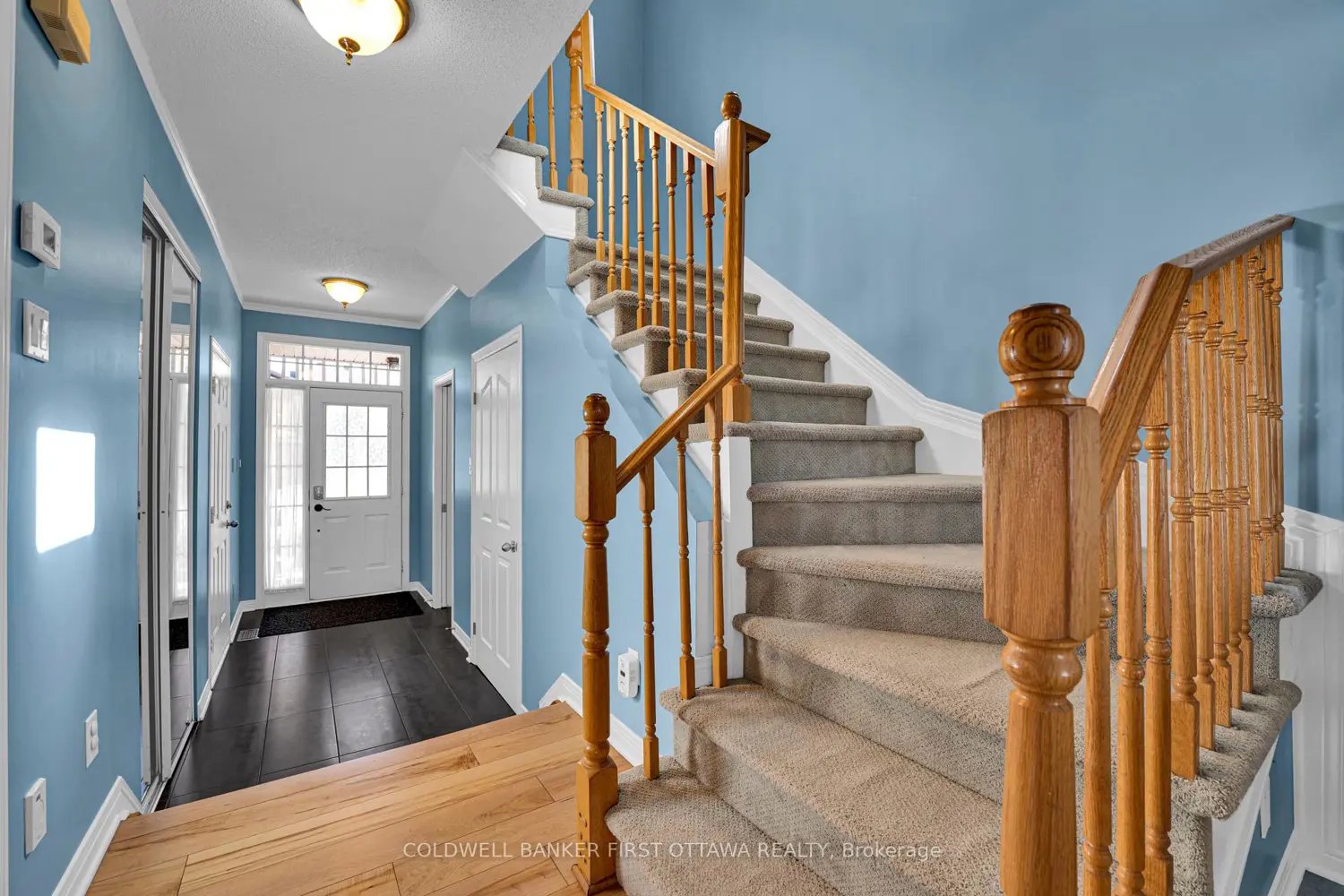 937 Markwick Crescent photo 3