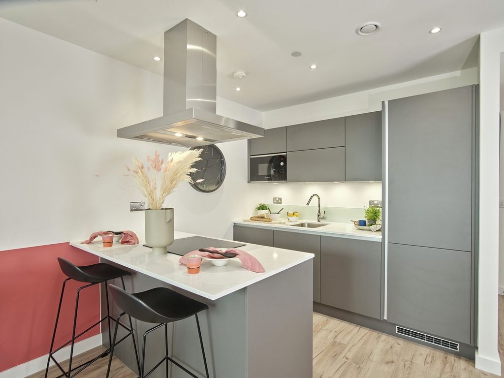 2 bed flat for saleThe Lock, Bakery Walk, Greenford UB6 photo 2