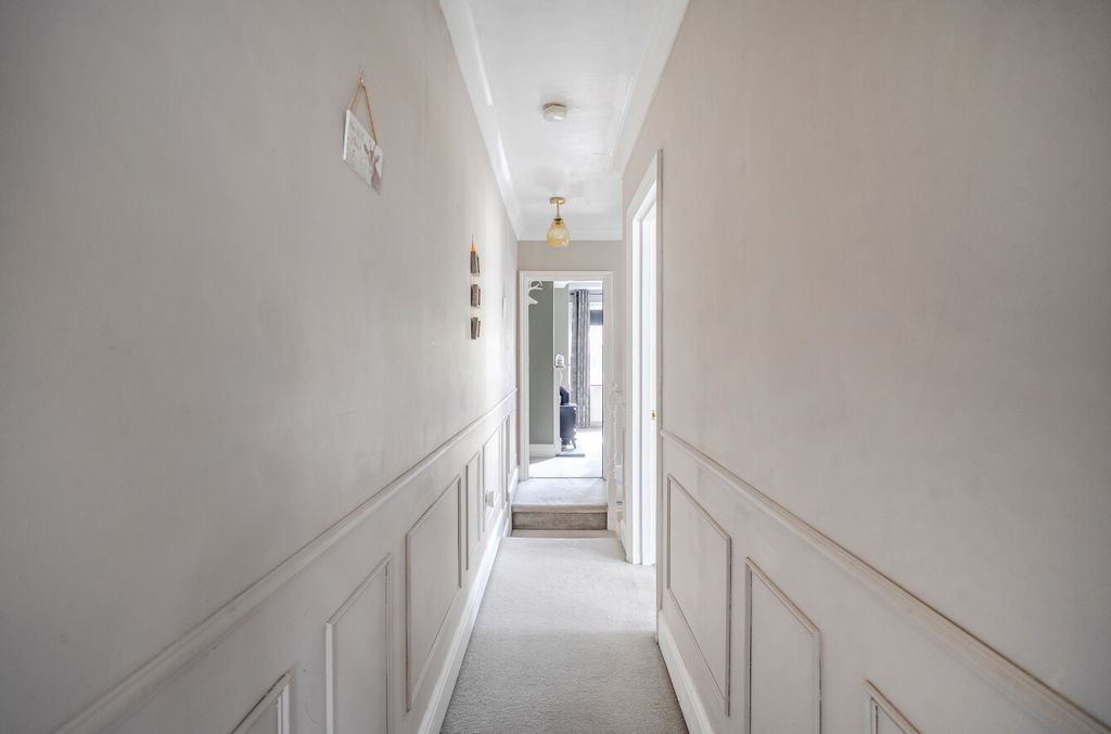 Additional image 18 of 2 bed maisonette for saleFleet Road, Fleet, Hampshire GU51