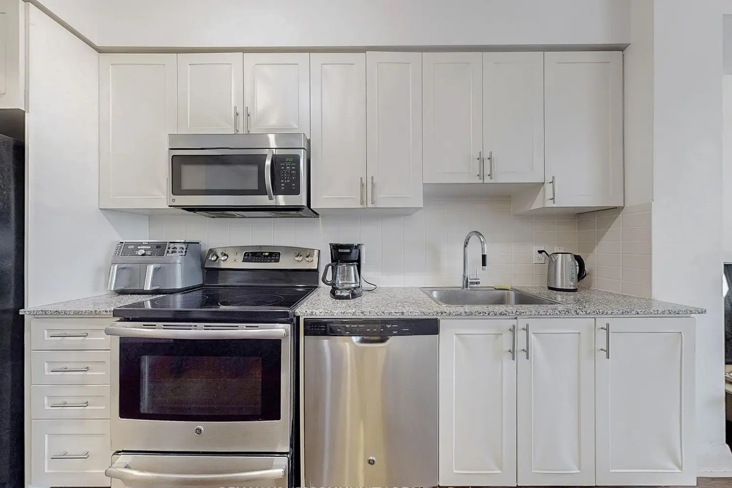 Additional image 13 of 7161 Yonge Street 522