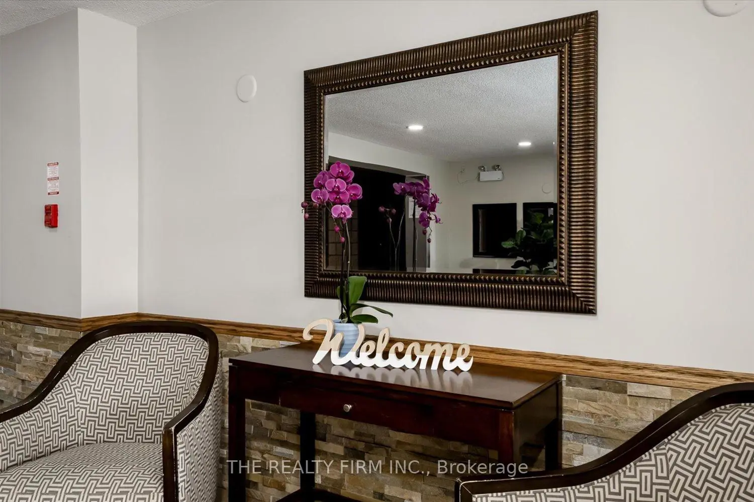 220 Duke Street 207 photo 3