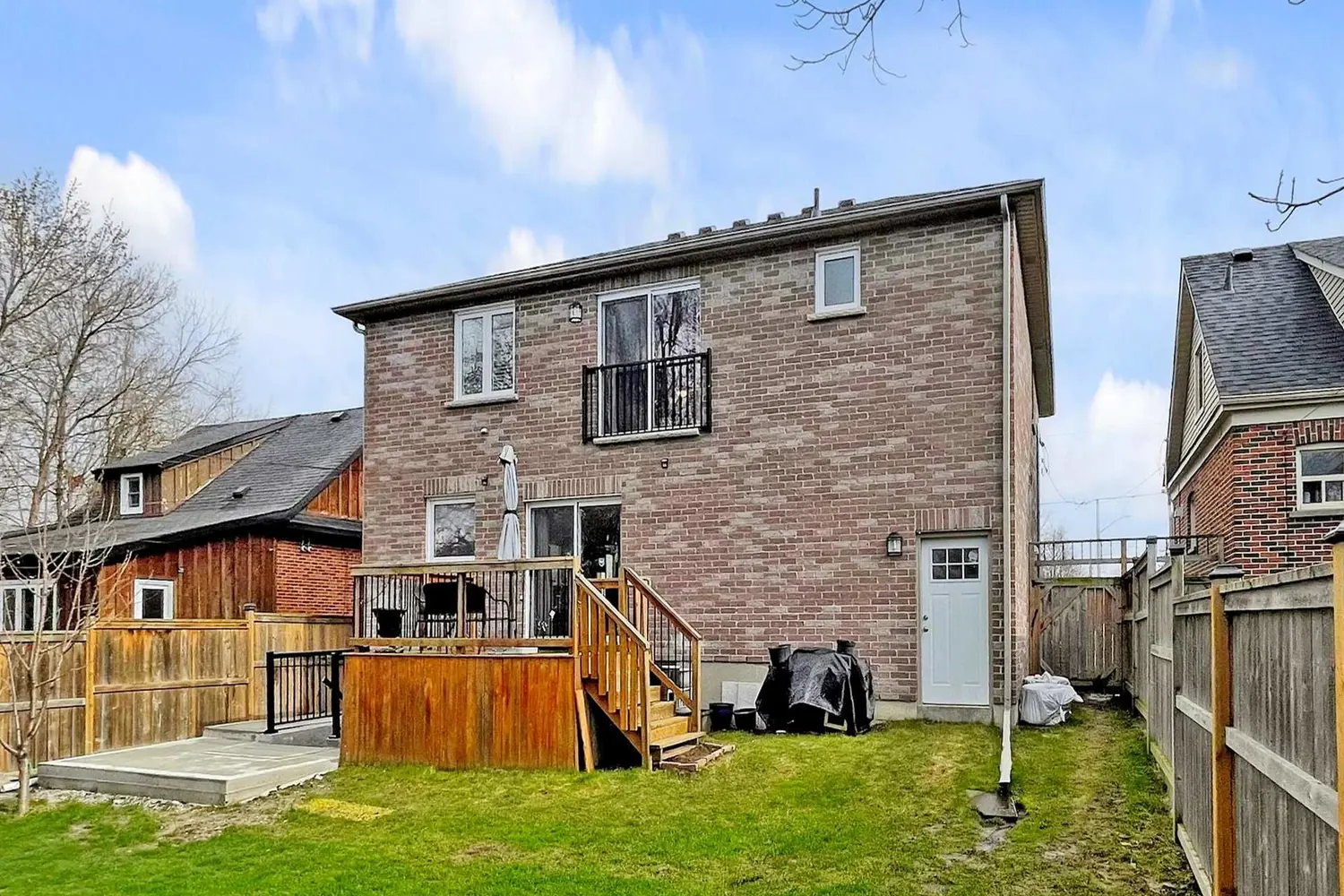 128 Sutherland Avenue photo 4