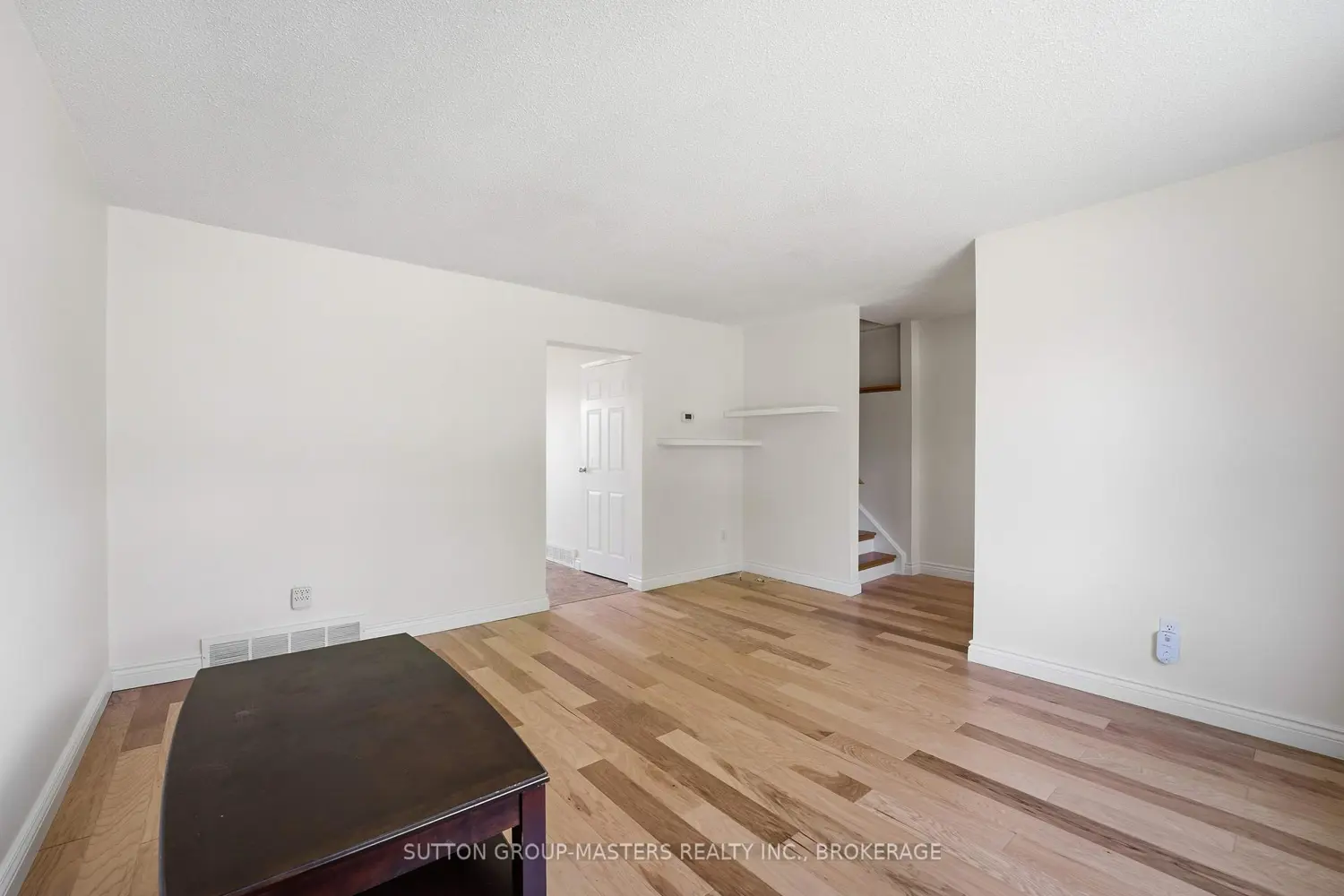 15 Camden Court photo 3