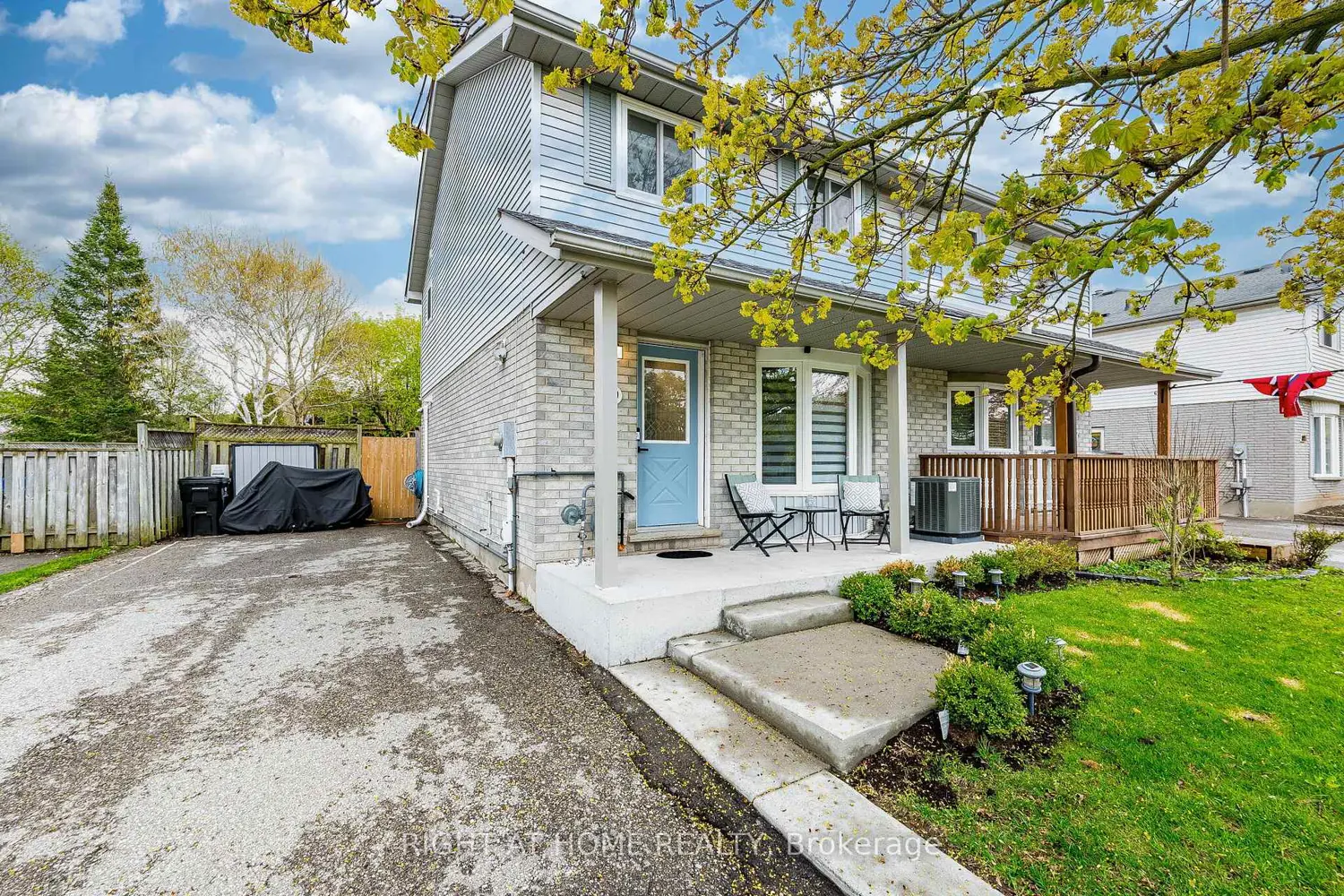 899 Elgin Street