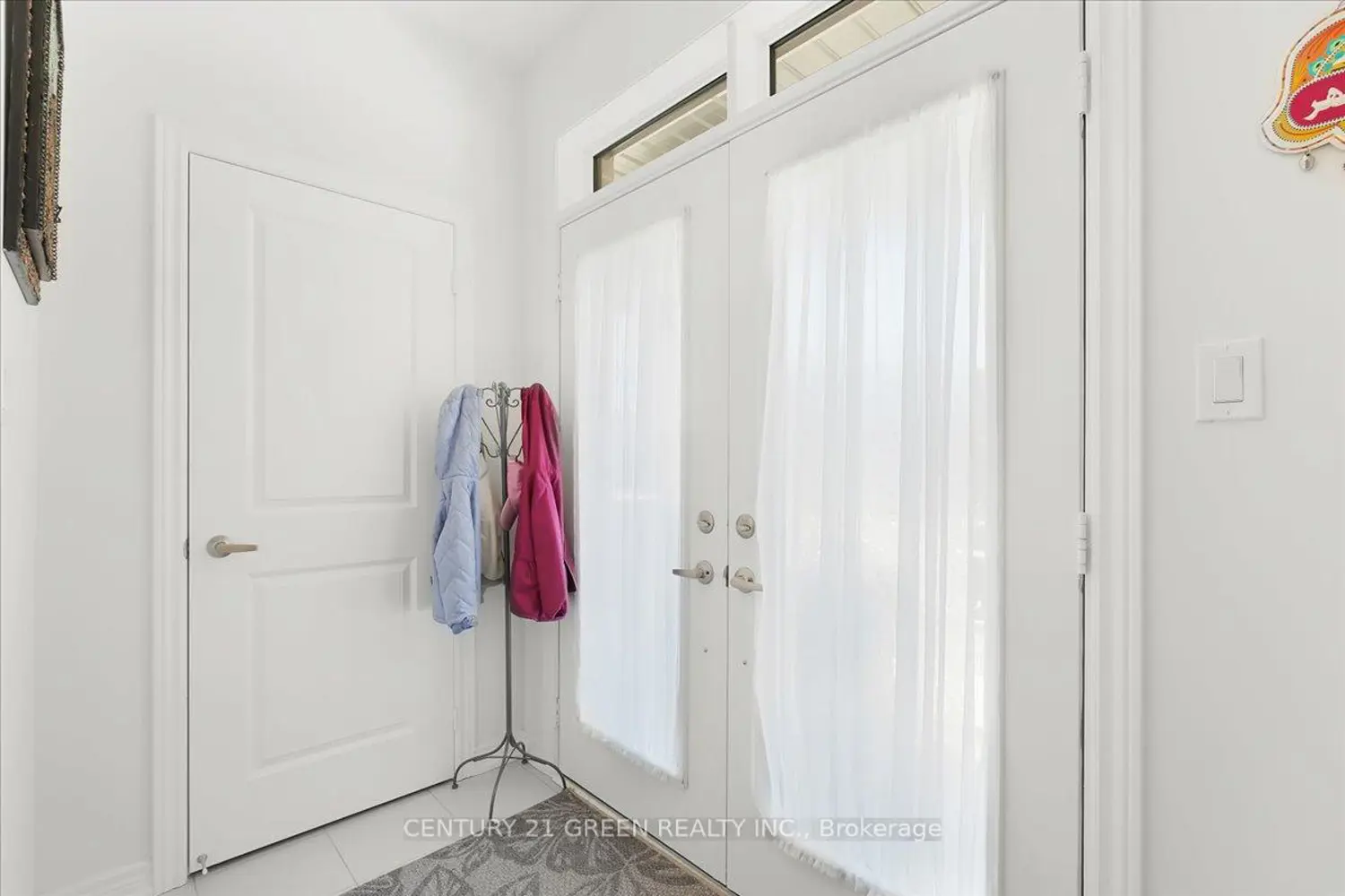 384 Kennedy Circle photo 3