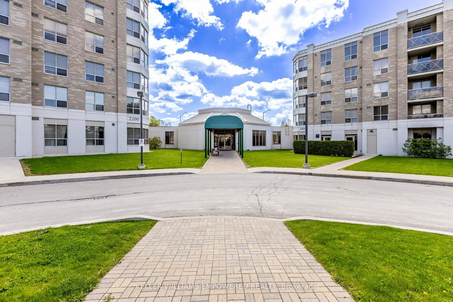 2100 John Street 201