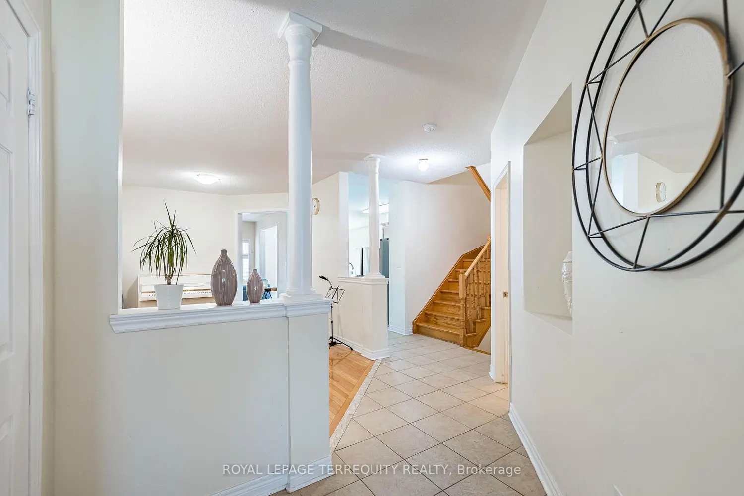 3926 Candlelight Drive photo 2