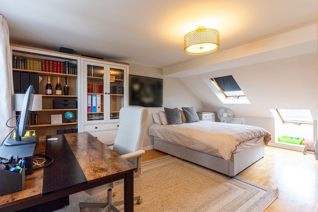 Additional image 9 of 4 bed semi-detached house for saleWhitehill Road, Gravesend DA12