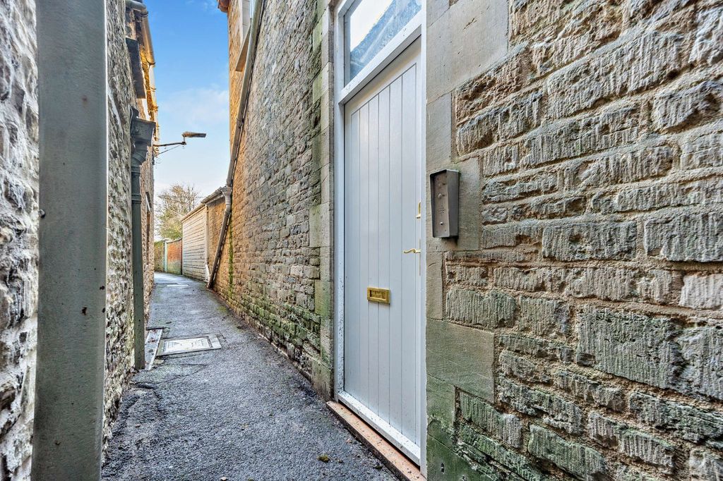 Additional image 10 of 1 bed flat for saleHigh Street, Fairford, Gloucestershire GL7