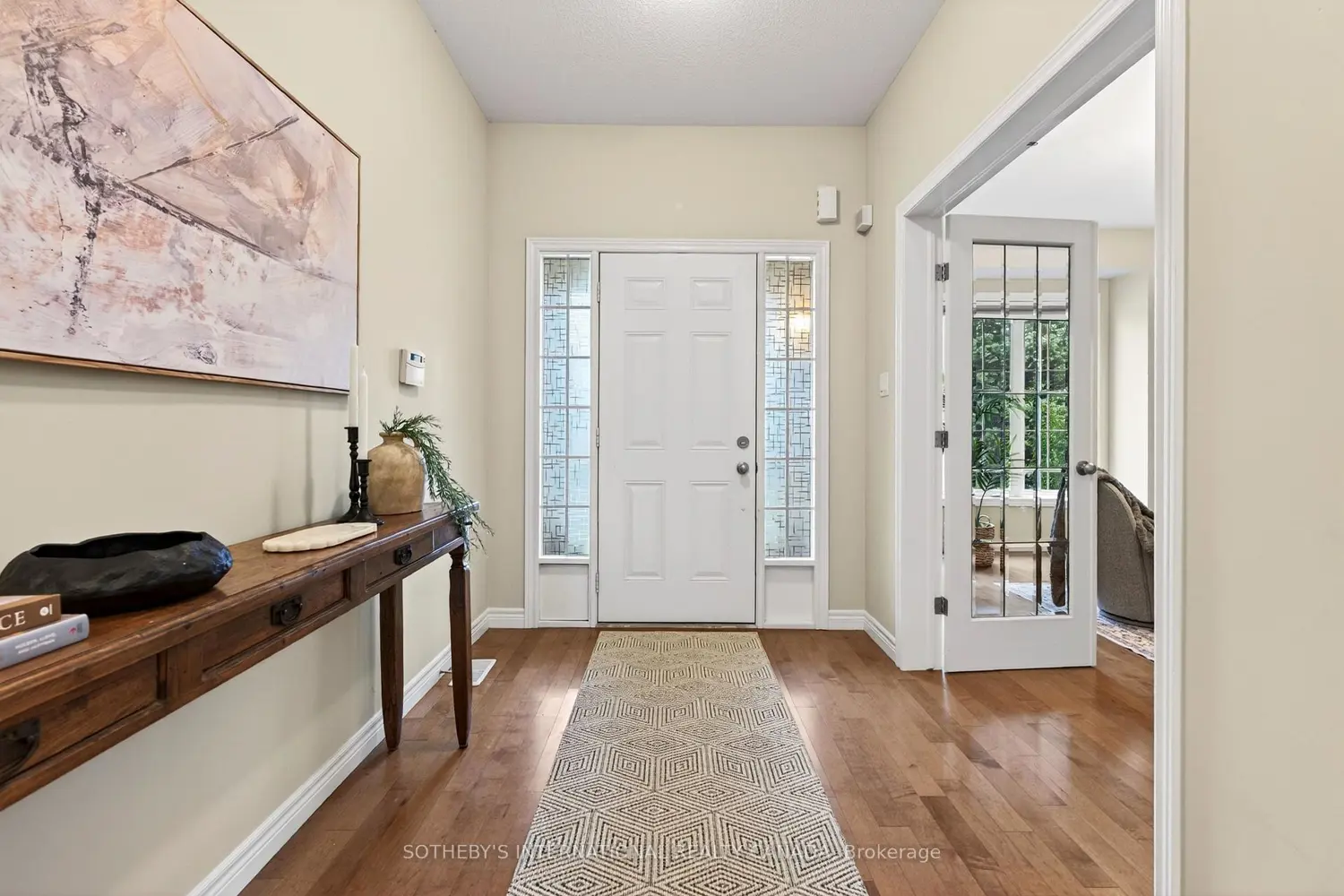 40 Maplevale Drive photo 2