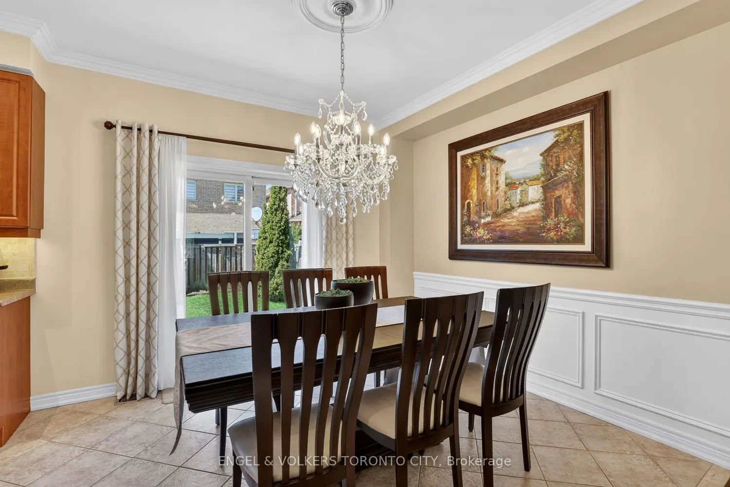22 Ozner Crescent photo 5