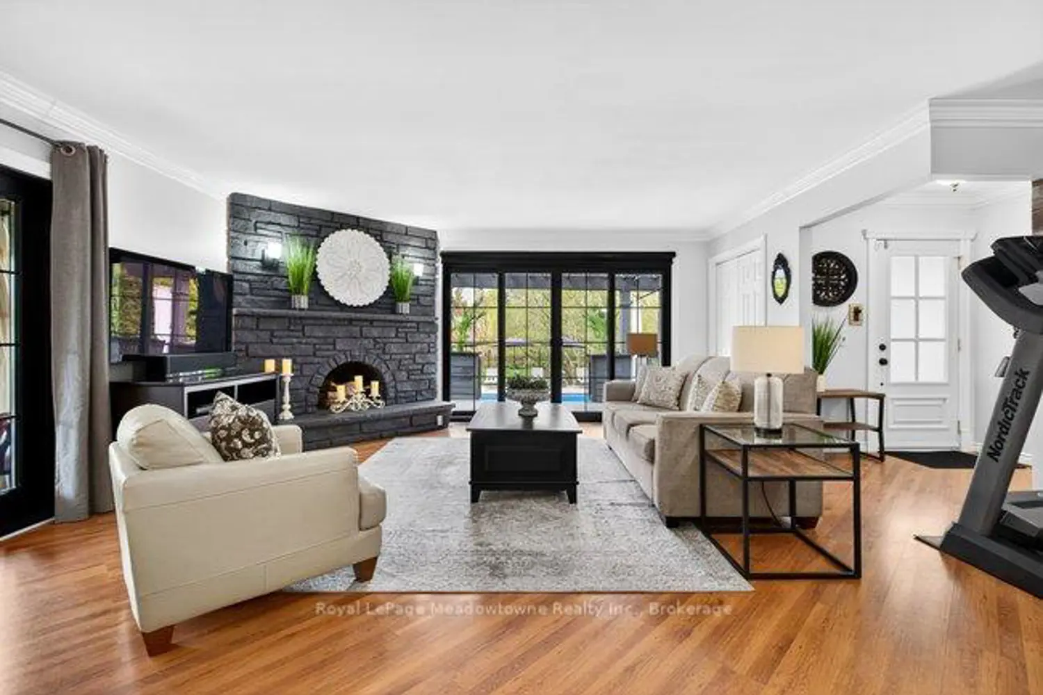 53 Campbell Avenue photo 5