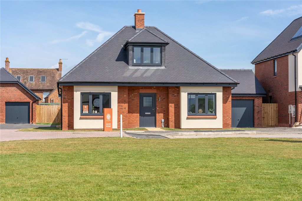 3 bed bungalow for saleBourton Gardens, Badsey, Worcestershire WR11
