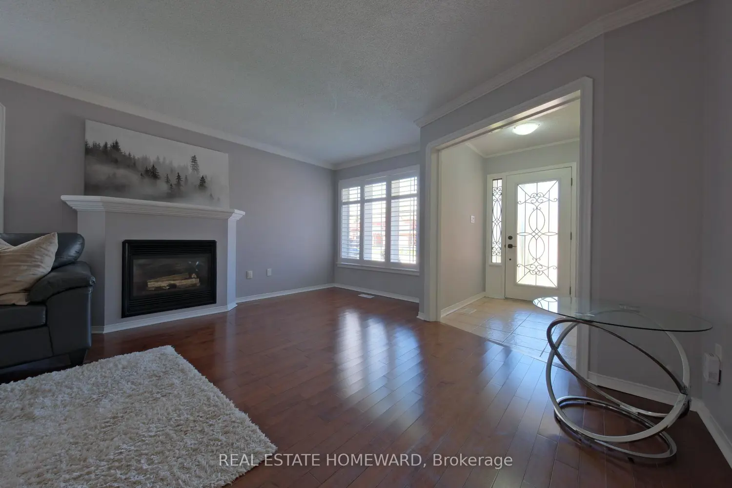 1283 Vincent Crescent photo 2